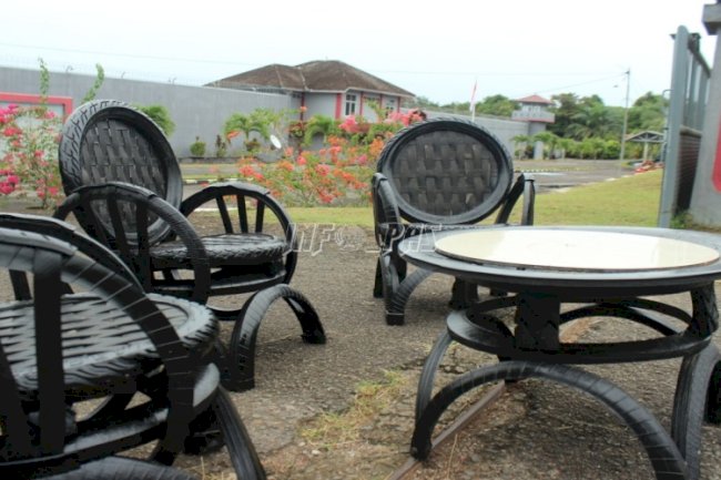 WBP Lapas Tanjungpandan Sulap Ban Bekas Jadi Kursi Set Berkualitas