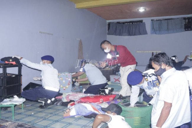 Satops Patnal Ciayumajakuning Geledah Lapas Kuningan