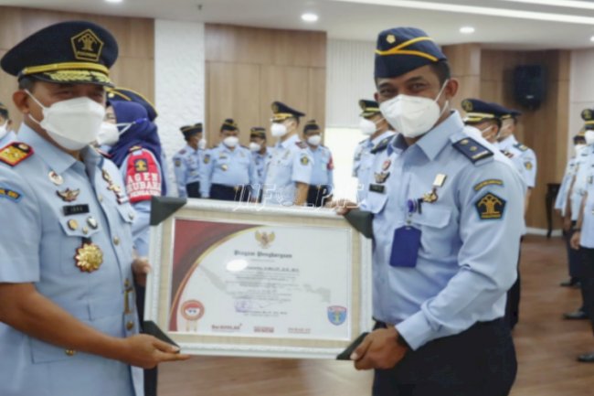 Kalapas Narkotika Jakarta Raih Penghargaan Penanganan COVID-19