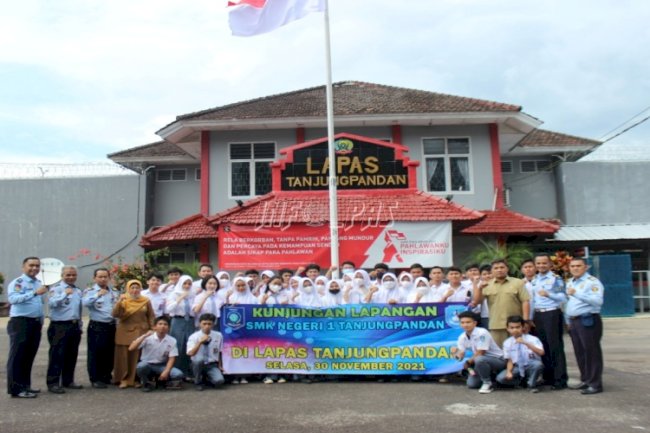 Dikunjungi Siswa SMKN 1 Tanjungpandan, Lapas Berikan Penguatan Sadar Hukum