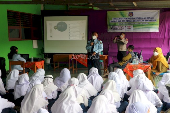 Bapas Klaten Sosialisasikan Pencegahan Kenakalan Remaja & Bijak Bermedsos di SMPN 4 Karanganom
