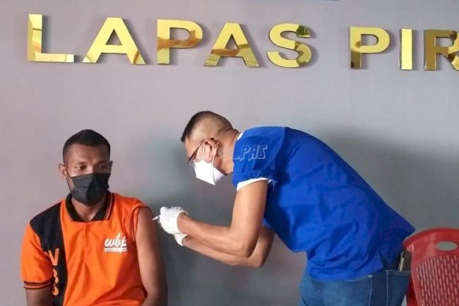 16 WBP Lapas Piru Menerima Vaksinasi COVID-19