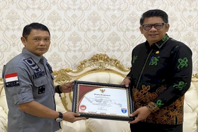Kalapas Bontang Serahkan Piagam Penghargaan kepada Wali Kota Bontang