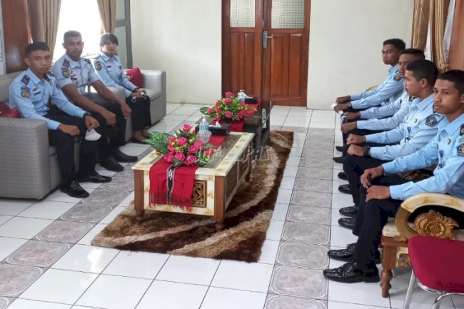 Terima 7 Calon Taruna Poltekip, Plt. Kadivpas Maluku Berikan Wejangan