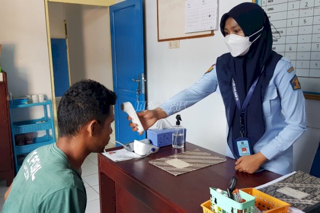 Masuki Pancaroba, Perawat Rutan Masohi Cek Kesehatan WBP