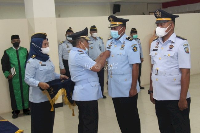 Optimalkan Jalannya Roda Organisasi, Kakanwil Maluku Lantik 2 Pejabat Baru