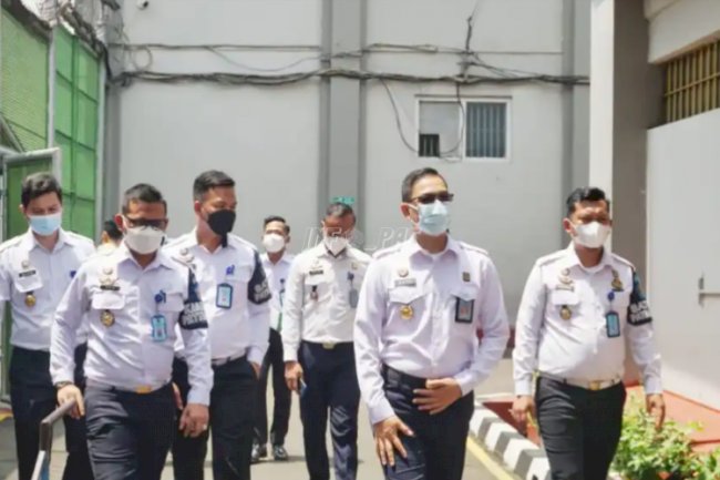 Hari Pertama Bertugas, Kalapas Narkotika Jakarta Sapa Seluruh Petugas & Narapidana