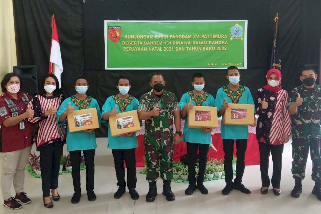 Anak & WBP Terima Bingkisan Natal dari Pangdam & Danrem 