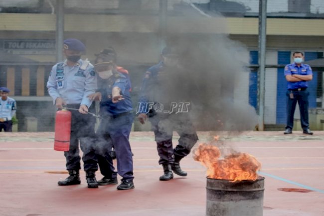 Petugas Rutan Depok Dapat Pelatihan Mitigasi & Evakuasi Bencana Kebakaran