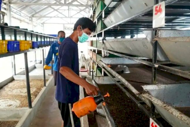 WBP Lapas Narkotika Jakarta Ubah Sampah Menjadi Berkah