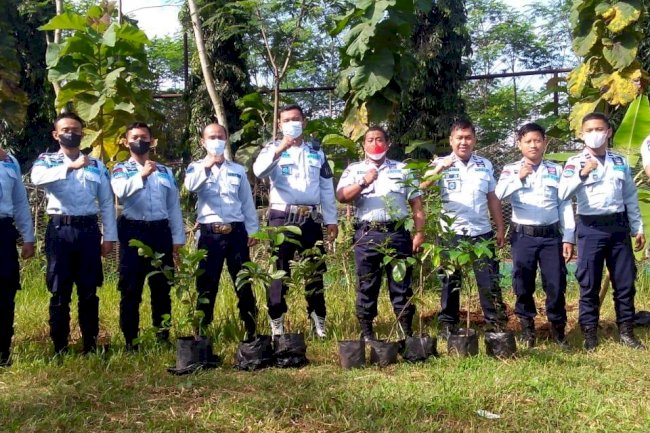 Dapat SK, 4 ASN Lapas Batang Tanam Bibit Buah Ungkapkan Rasa Syukur