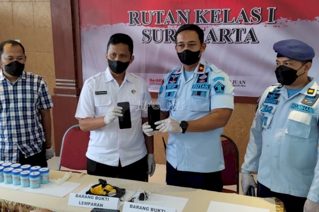 Petugas Rutan Kelas I Surakarta Berhasil Gagalkan Penyelundupan Paket Diduga Sabu