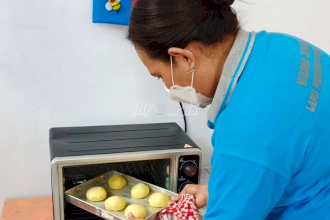 WBP Lapas Perempuan Ambon Produksi Roti di Balik Jeruji Besi