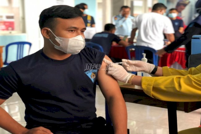 Wujudkan Herd Immunity, WBP & Petugas Pemasyarakatan Divaksin