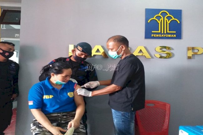 Cegah Omicron, Petugas Lapas  & WBP Divaksin