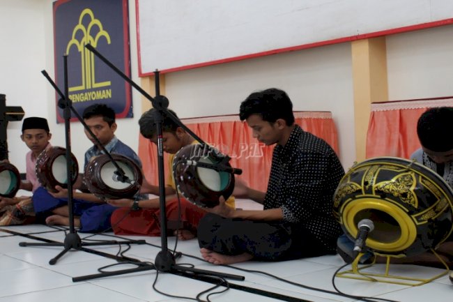 Regenerasi Tim Hadrah, Petugas Pembinaan Lapas Jember Pandu Latihan Perdana