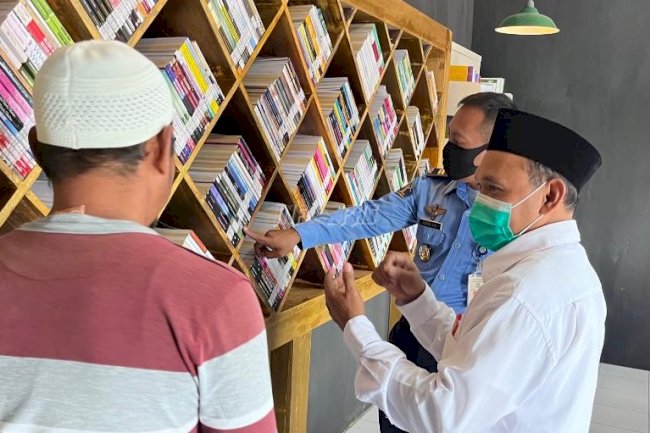 Perbanyak Koleksi Buku Bacaan, Rutan Masohi Terima Bantuan dari Kemenag