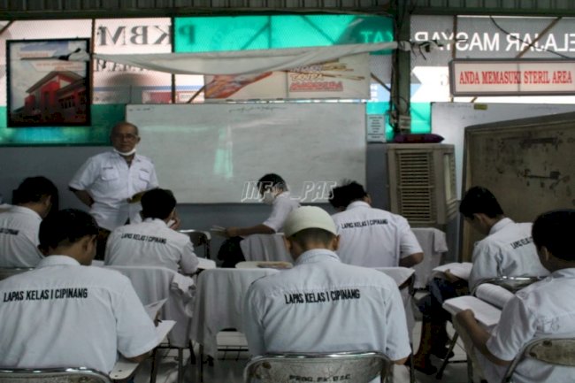 Warga Belajar Antusias Ikuti PKBM Warga Mandiri Lapas Cipinang