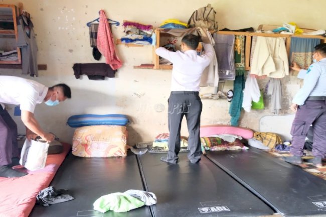 Pagi-Pagi, Petugas Mendadak Geledah Blok Hunian Lapas Labuhan Bilik