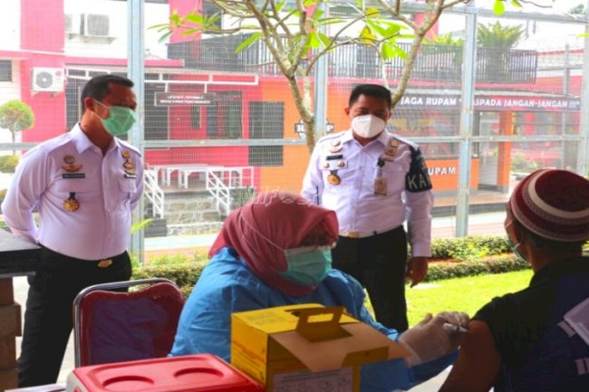 Lapas & Rutan Gandeng Dinkes & Stakeholder Gelar Vaksinasi COVID-19