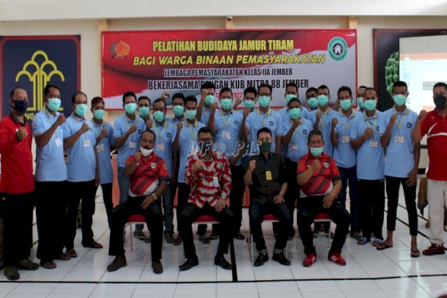 Lapas Jember Bekali WBP dengan Pelatihan Budidaya Jamur Tiram