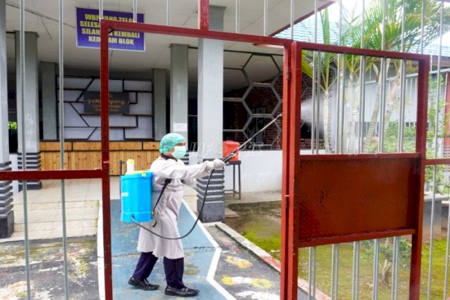 Cegah COVID-19, LPN Karang Intan Disinfeksi Seluruh Lingkungan Lapas