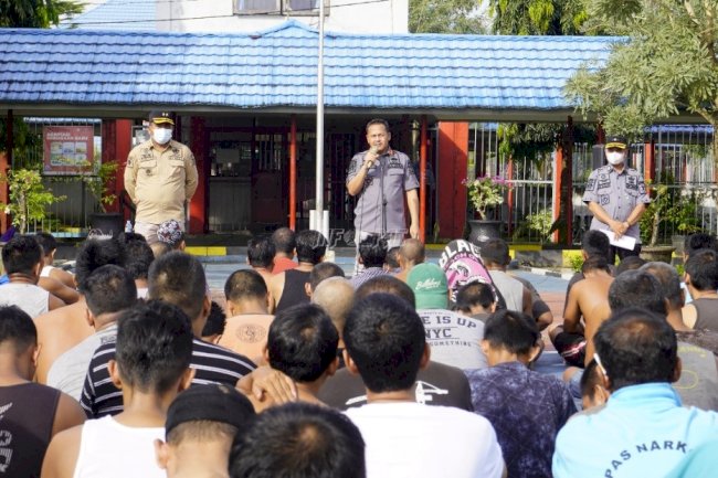 Kalapas Narkotika Karang Intan Sosialisasikan Pemenkumham 7/2022 kepada WBP 