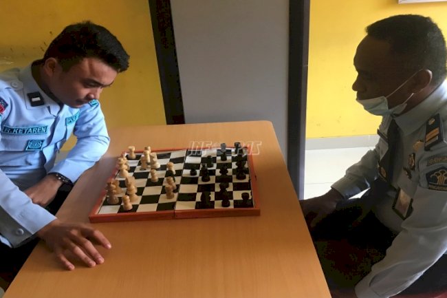 Songsong HUT Ke-5, LPKA Ambon Gelar Lomba Catur Antar Petugas