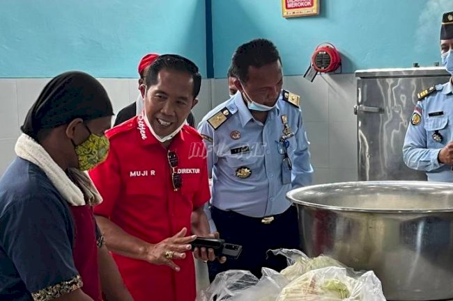 Kunjungi Lapas Palangka Raya, Dirwatkeshab Tinjau Fasilitas dan Berkomunikasi dengan WBP