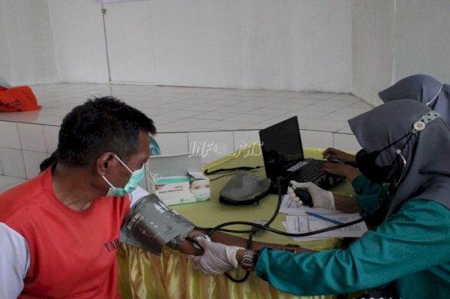 Cegah COVID-19, Petugas & WBP Jalani Vaksinasi