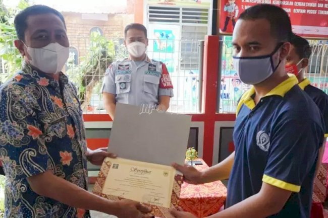 20 WBP Lapas Bondowoso Tuntaskan Pelatihan Servis Elektronik, Kalapas Sampaikan Harapannya