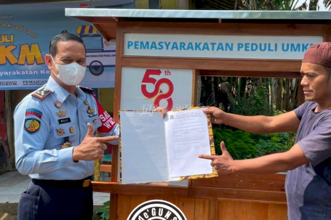 Peduli UMKM, UPT Pemasyarakatan Salurkan Bantuan Gerobak