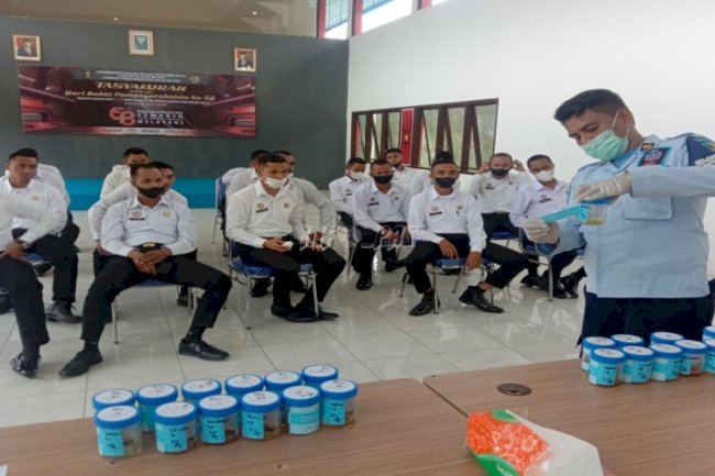 Deteksi Dini Narkoba, CPNS & WBP Lapas Piru Jalani Tes Urine