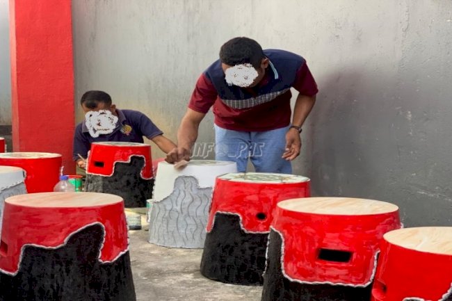 WBP Lapas Wonreli Produktif Membuat Kursi & Meja dari Semen