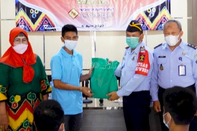 Pelatihan Pembuatan Kain Sasirangan Lapas Narkotika Karang Intan Terus Berlanjut