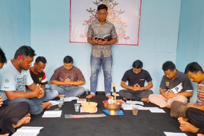 Tingkatkan Keimanan, WBP Hindu Lapas Palangka Raya Ikuti Ibadah Basarah