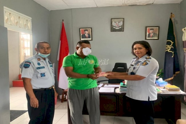 Buah Kerja Keras, Lapas Wonreli Bagikan Premi WBP