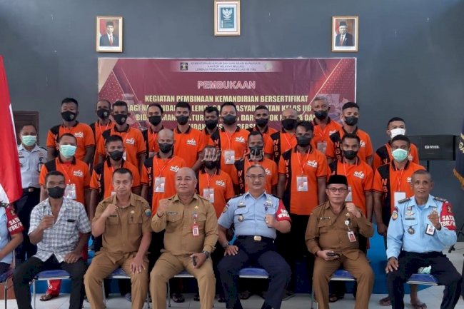 40 WBP Lapas Piru Ikuti Pelatihan Kerajinan Tangan dan Barbershop
