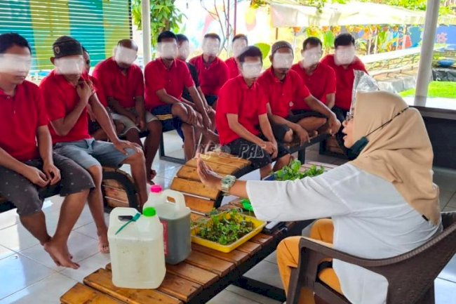 WBP Lapas Narkotika Karang Intan Tanam Daun Mint Hidroponik