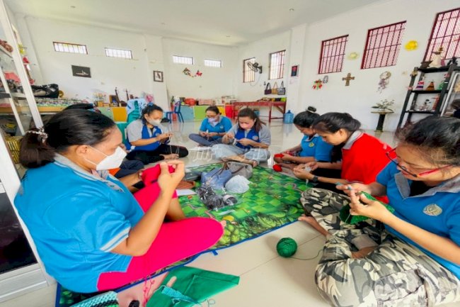 Lewat Merajut, WBP LPP Ambon Semangat Berkreasi