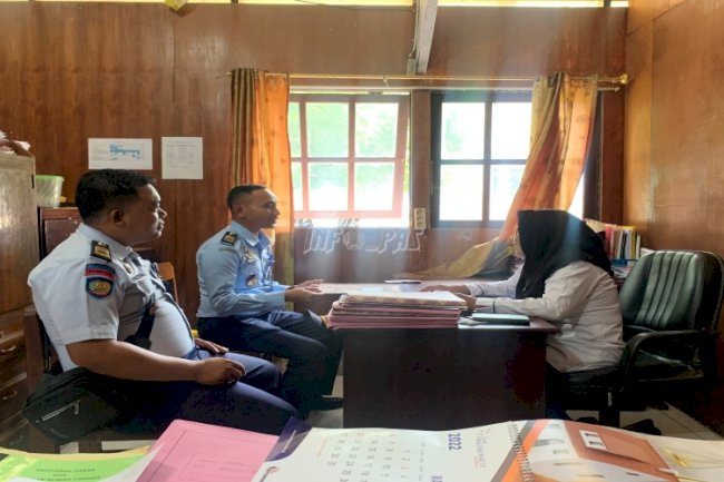 Sambangi Kesbangpol Kab. Buru & Uniqbu, Plh. Kalapas Namlea Kenalkan Aplikasi Litpas-Kumham