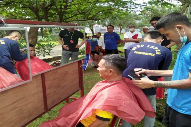 WBP Lapas Purwokerto Dibekali Pelatihan Pangkas Rambut