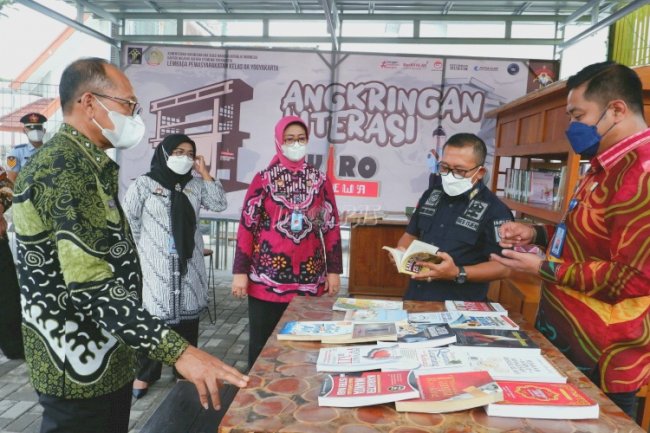Tingkatkan Minat Baca Tulis WBP, Lapas Yogyakarta Hadirkan Angkringan Literasi