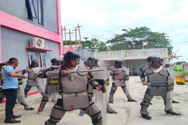 CPNS Lapas Saparua Dapat Bekal Pelatihan Bela Diri Dasar dan Dalmas