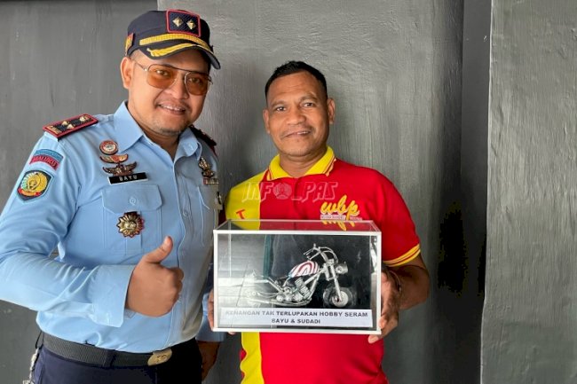 Kerajinan WBP Rutan Masohi Jadi Cinderamata Bagi Dandim 1502/Masohi