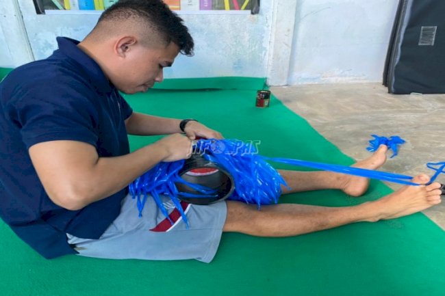 Buat Tas Rajut, WBP Lapas Wonreli Makin Produktif