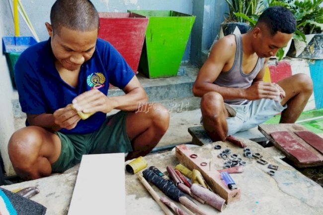 WBP Lapas Wonreli Kebanjiran Pesanan Aksesoris dari Tanduk Kerbau