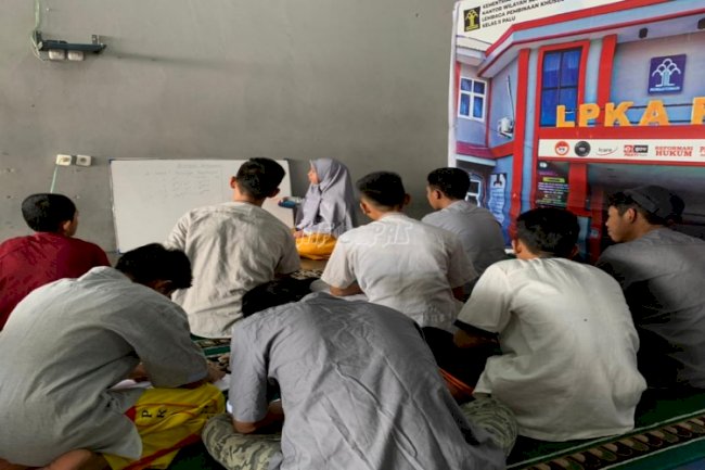 Penuh Keseriusan, Anak LPKA Palu Ikuti Kelas Pendidikan Kesetaraan