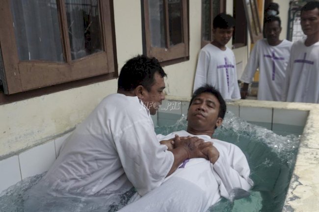 Penebusan Dosa, 11 Narapidana Lapas Semarang Terima Sakramen Baptis