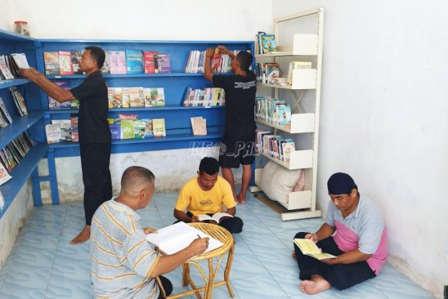 Bangun Budaya Literasi, WBP Lapas Namlea Isi Waktu dengan Membaca 